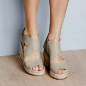 Eileen Fisher Willow 3 Espadrille Wedge Sandals 8